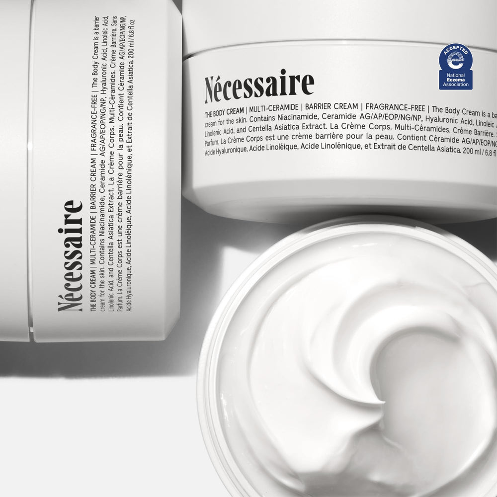 Nécessaire dispensing cream from pump demonstrating easy application