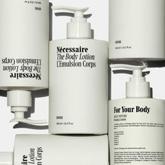 Nécessaire lotion dispensed from cap highlighting easy-use and fast absorption
