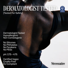 Nécessaire focused on elbow and knee to show relief for dry areas