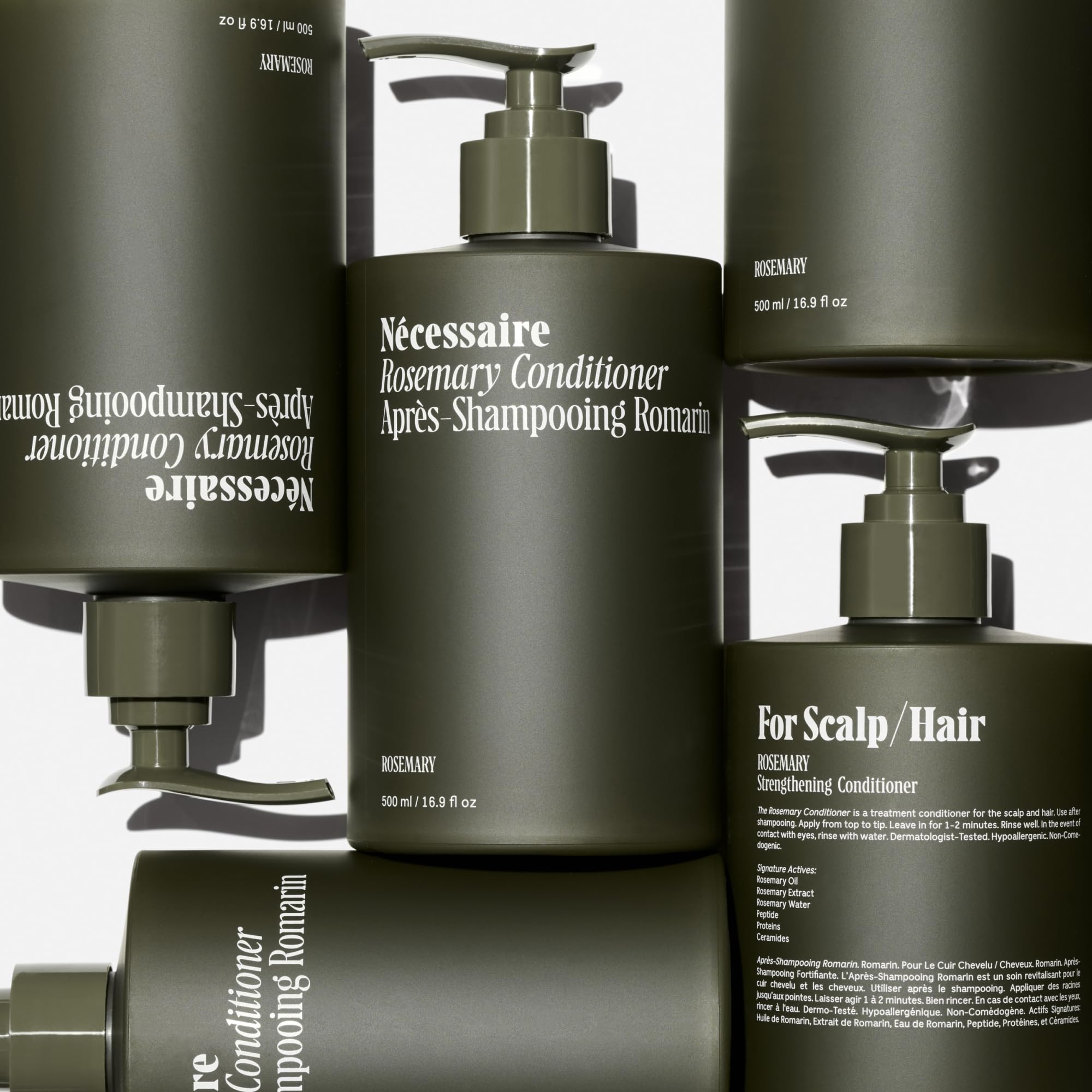 Nécessaire creamy gel texture close-up revealing lightweight hydration for detangling