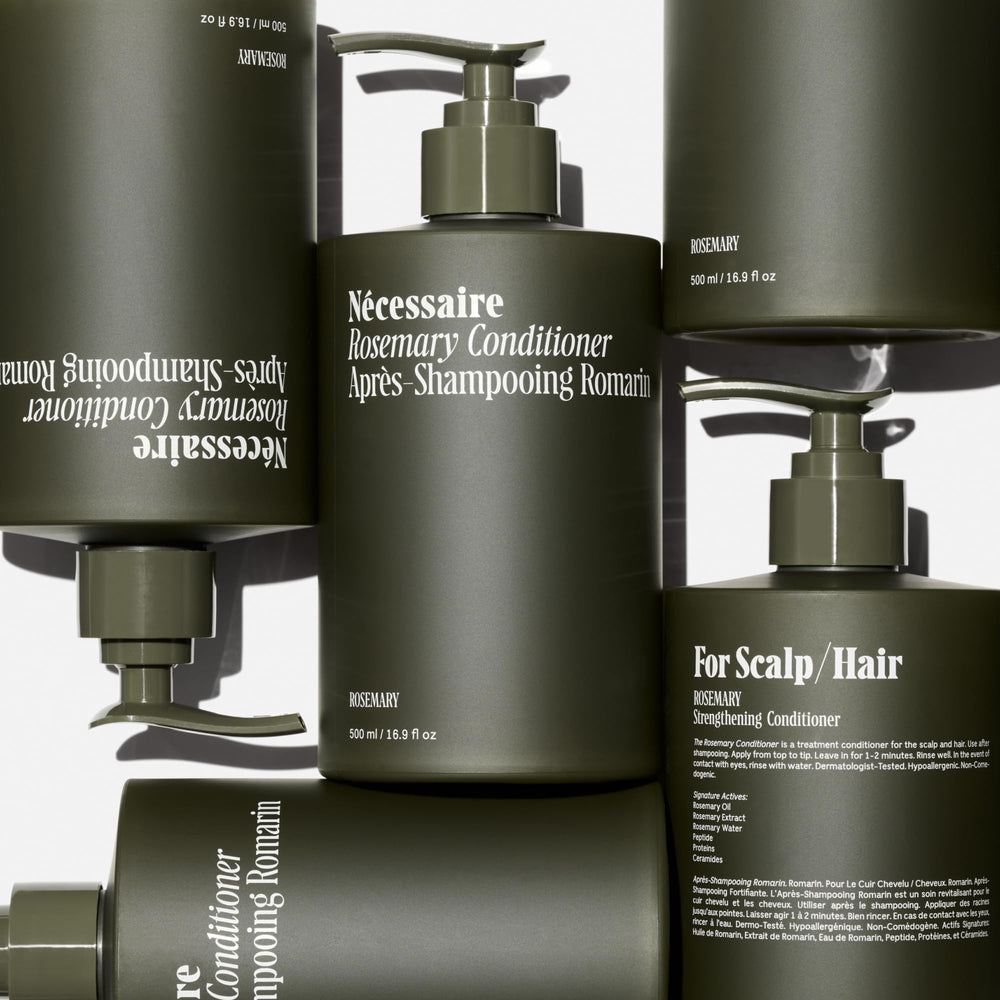 Nécessaire creamy gel texture close-up revealing lightweight hydration for detangling