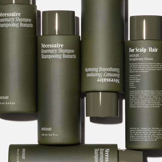 Nécessaire bottle pump dispensing shampoo for controlled application