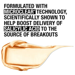 Neutrogena demonstration applying powder to cheek for even coverage and mattifying effect