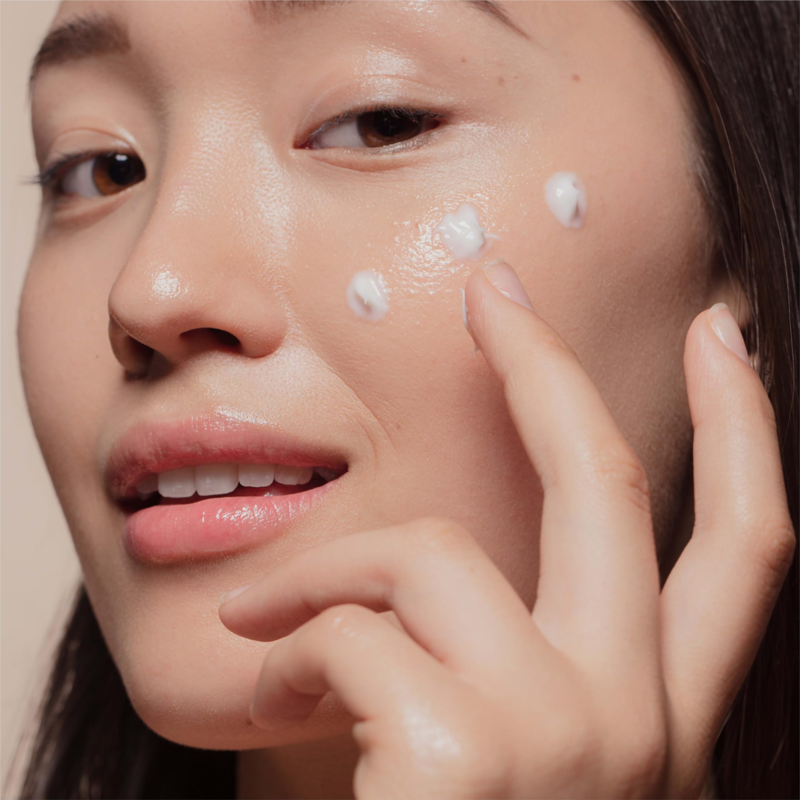 Neutrogena back label ingredient list illustrating 0.5% salicylic acid acne benefit