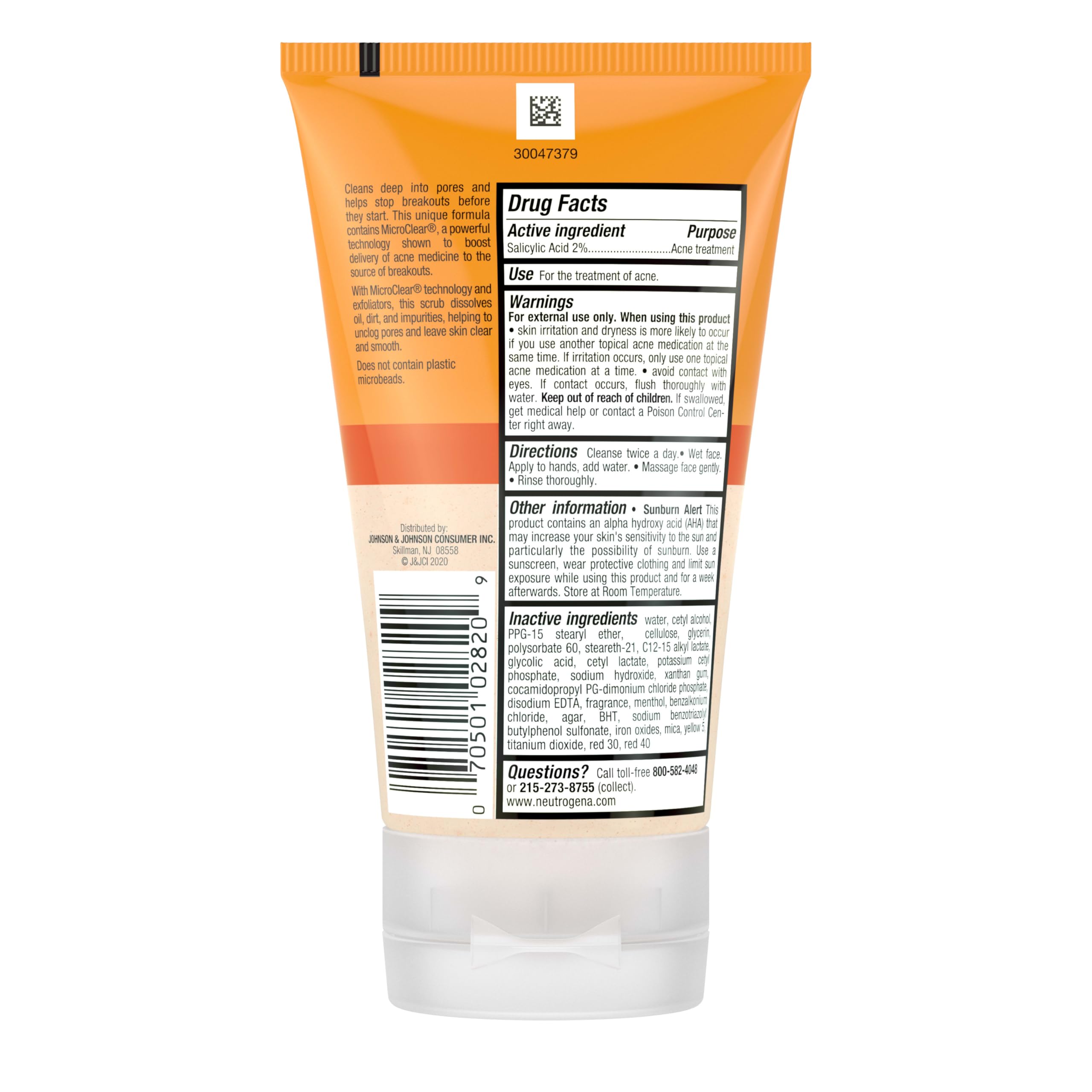 neutrogena rinsing foam off face demonstrating easy rinse and refreshed skin