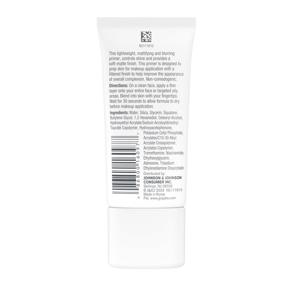 Neutrogena product label and box showing ingredient callouts and recyclable packaging benefit