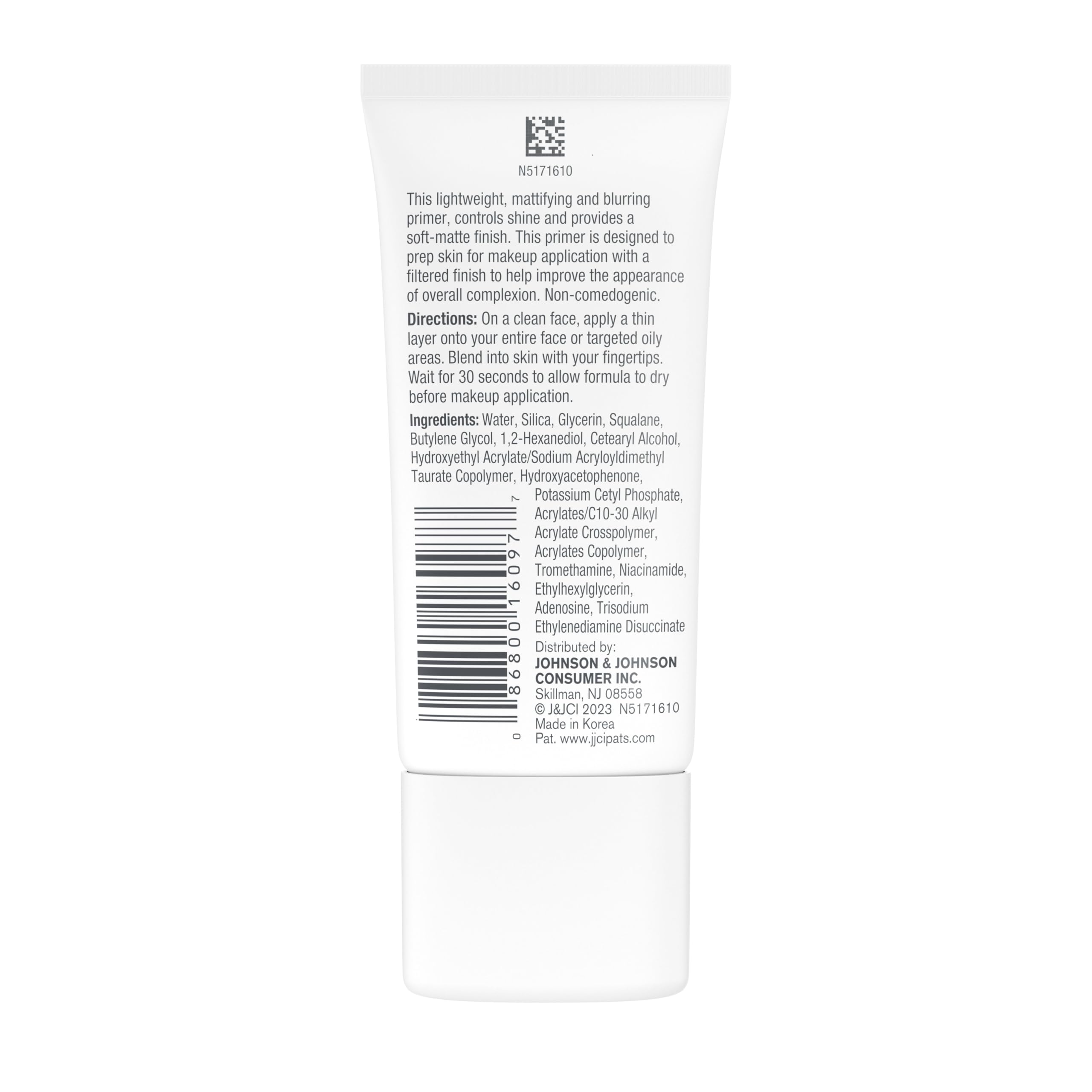 Neutrogena before and after under makeup showing blurred pores and longer wear benefit
