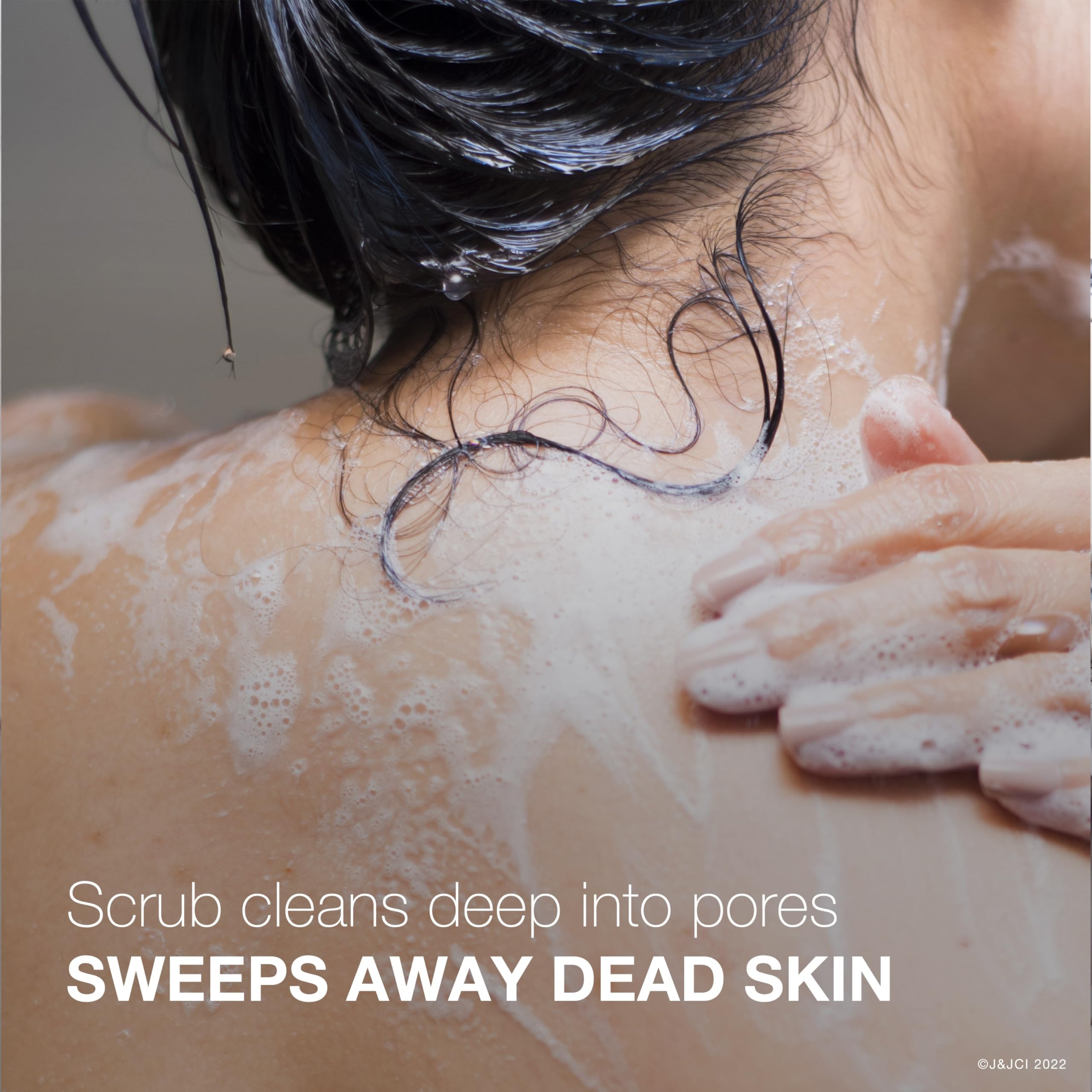 Neutrogena close-up texture showing exfoliating beads for deep cleansing