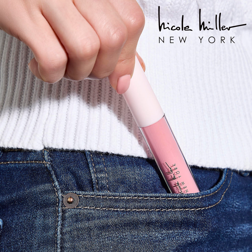 Nicole Miller in-use lifestyle model wearing gloss for instant high-shine confidence
