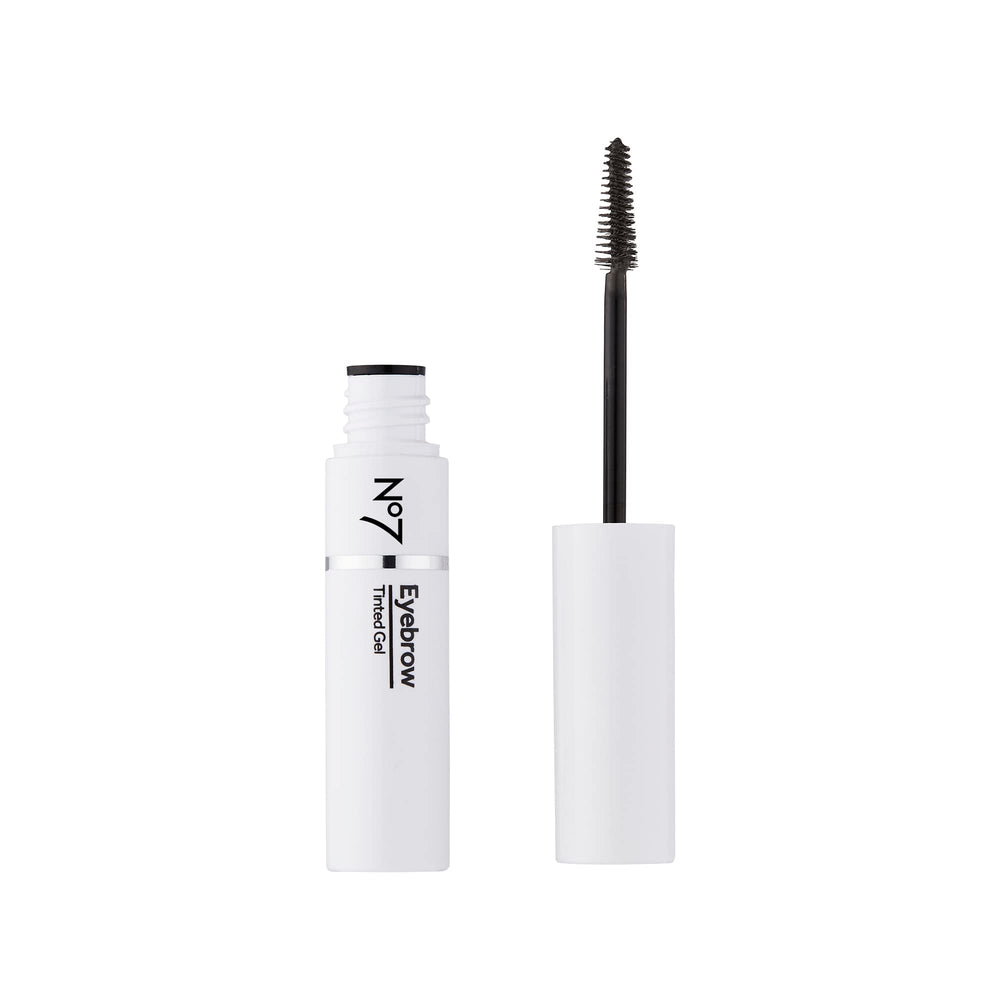 No7 curved applicator wand close-up showing full-coverage bristles for even coating