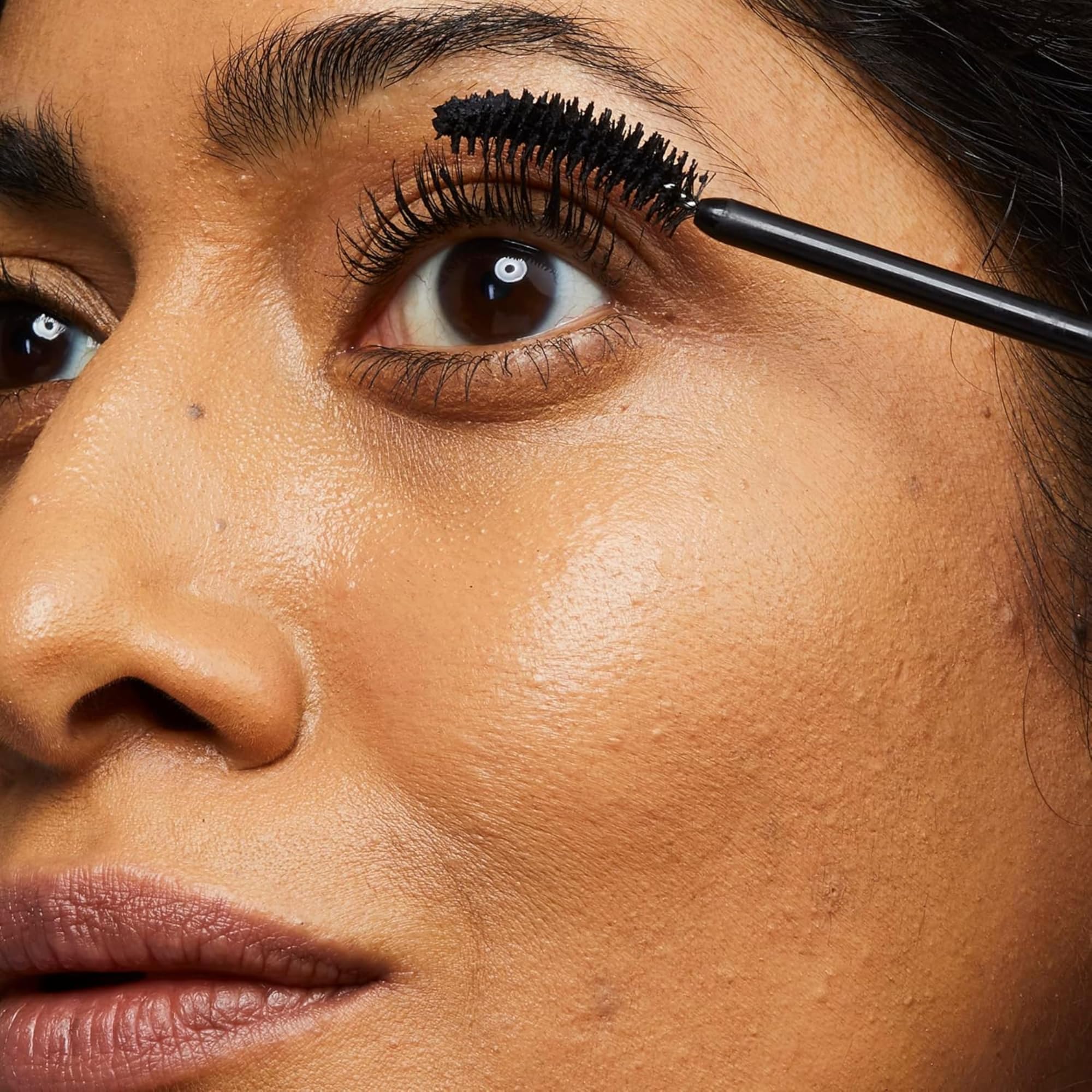 No7 mascara texture swatch showing smooth pigment for clump-free build