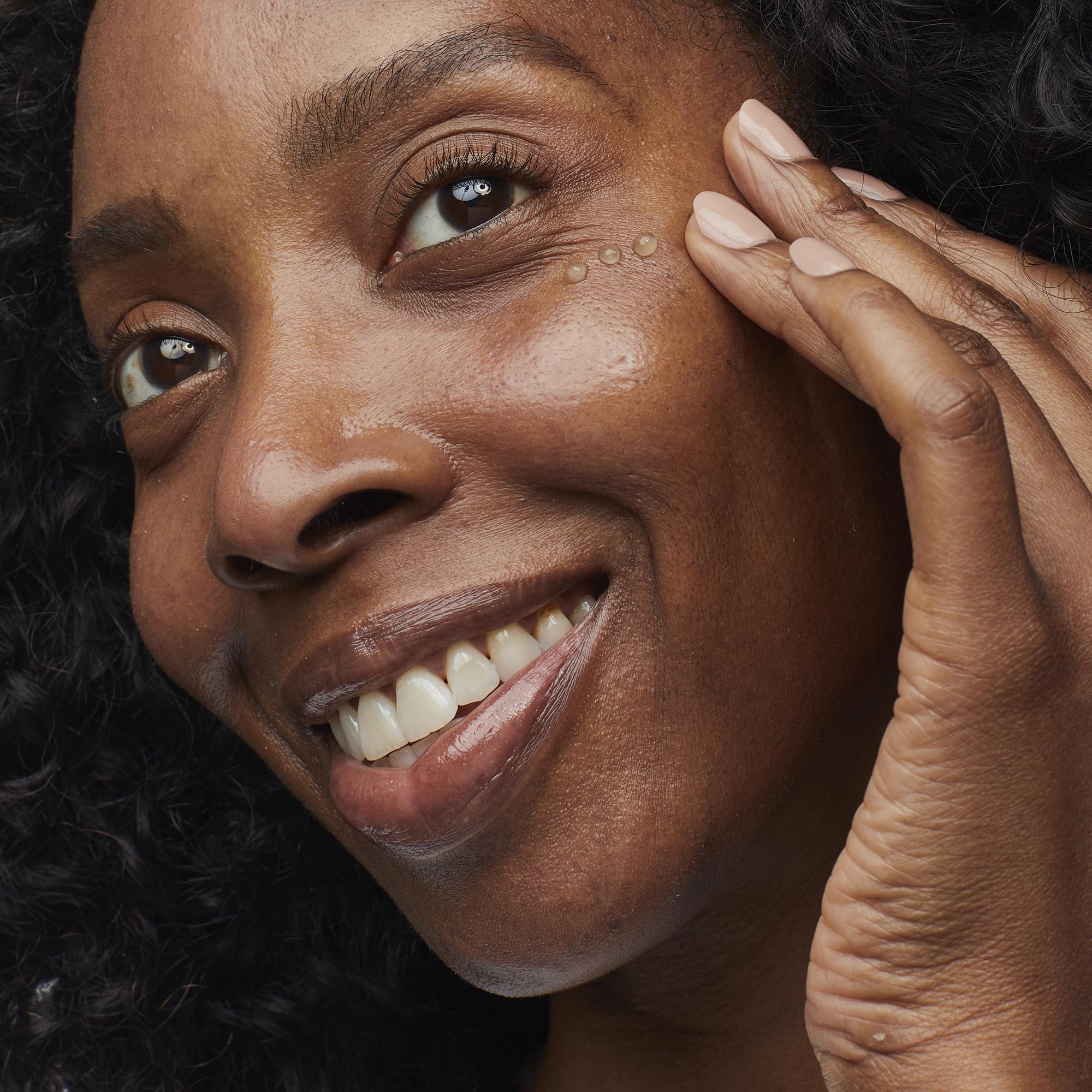 No7 hyaluronic ingredient visual emphasizing deep multi-layer hydration
