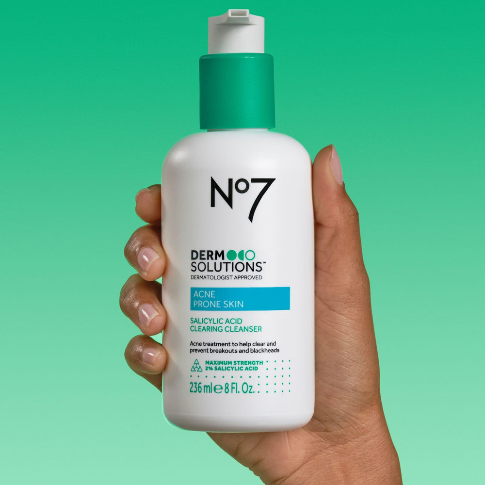 No7 ingredient labels highlighting 2% salicylic acid and 4% niacinamide benefit