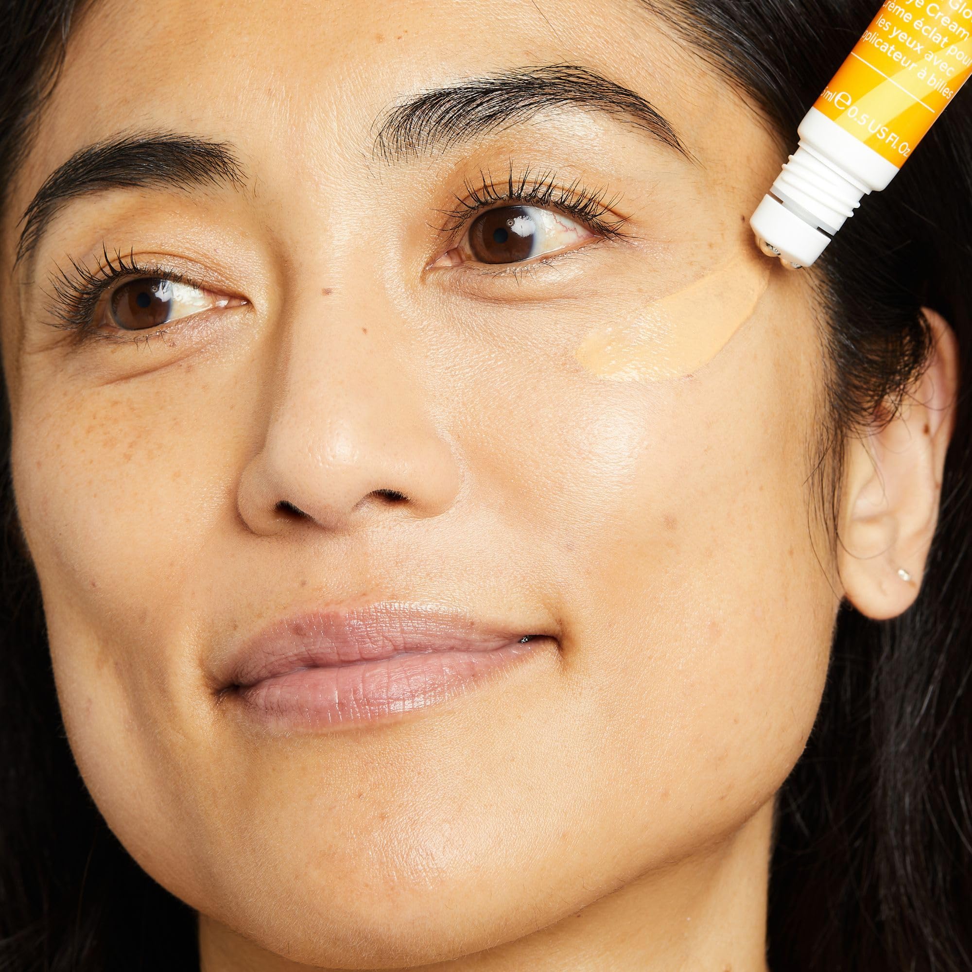 No7 cream texture close-up highlighting lightweight absorbent finish