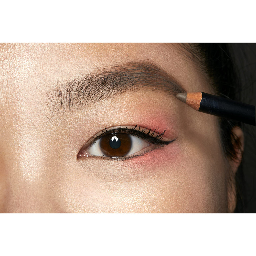 NYX PROFESSIONAL MAKEUP superfine tip closeup enables precise hair-like strokes