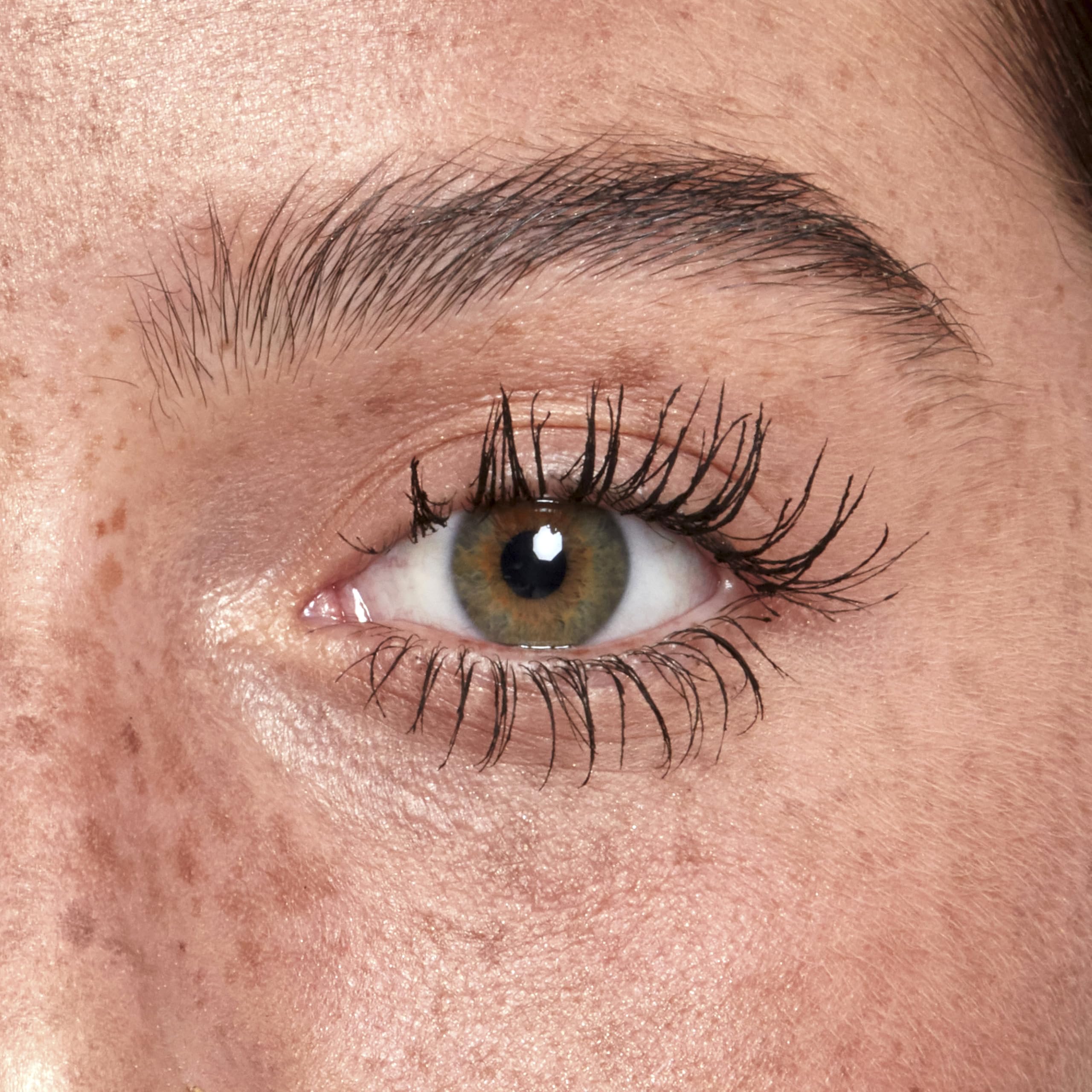 NYX PROFESSIONAL MAKEUP side-by-side lashes before and after demonstrating visible lift and volumizing benefit