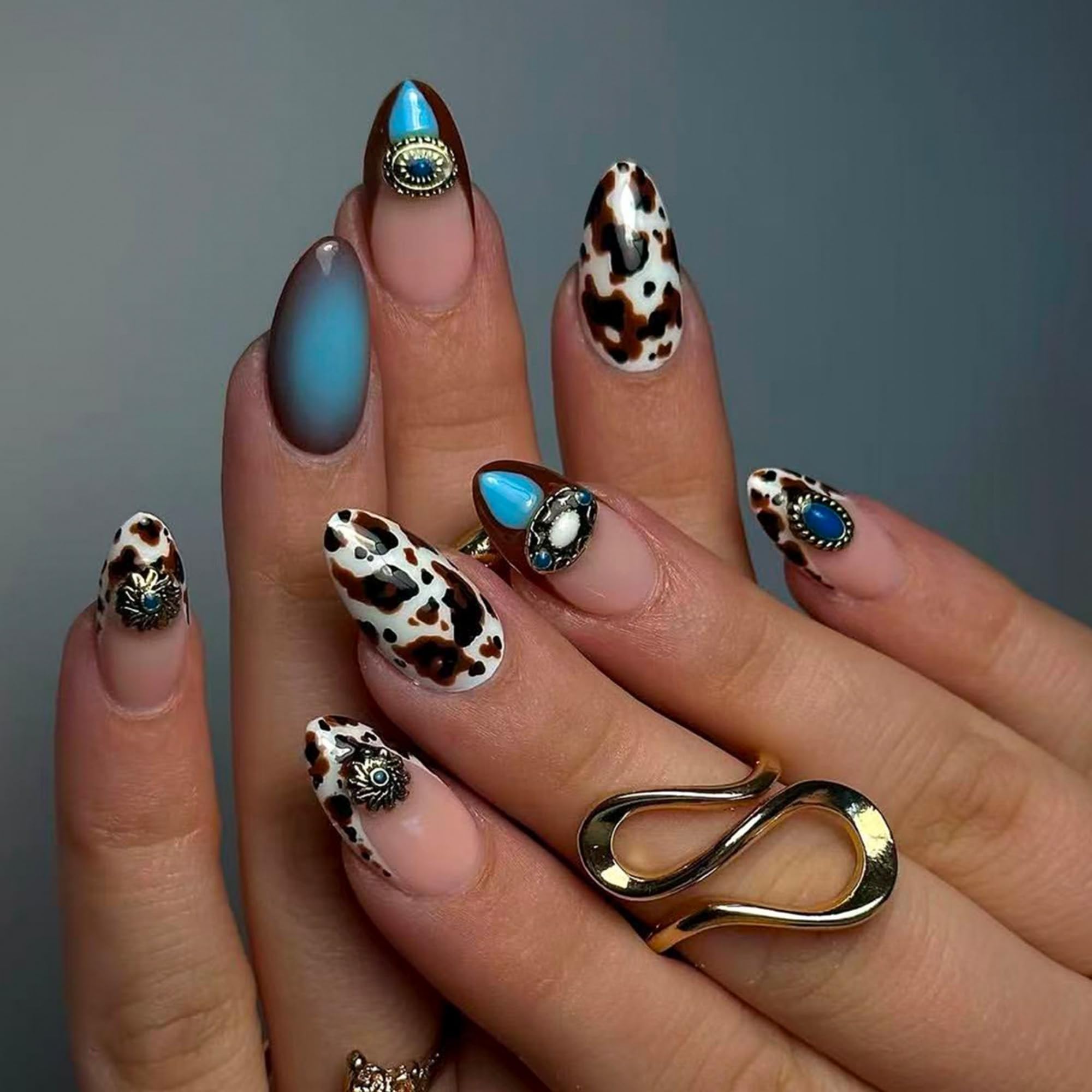 octoswave front packaging view showing complete 24-piece nail kit and benefits