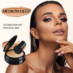 OETUIOW CC cream texture swatch showing creamy, blendable finish and hydration