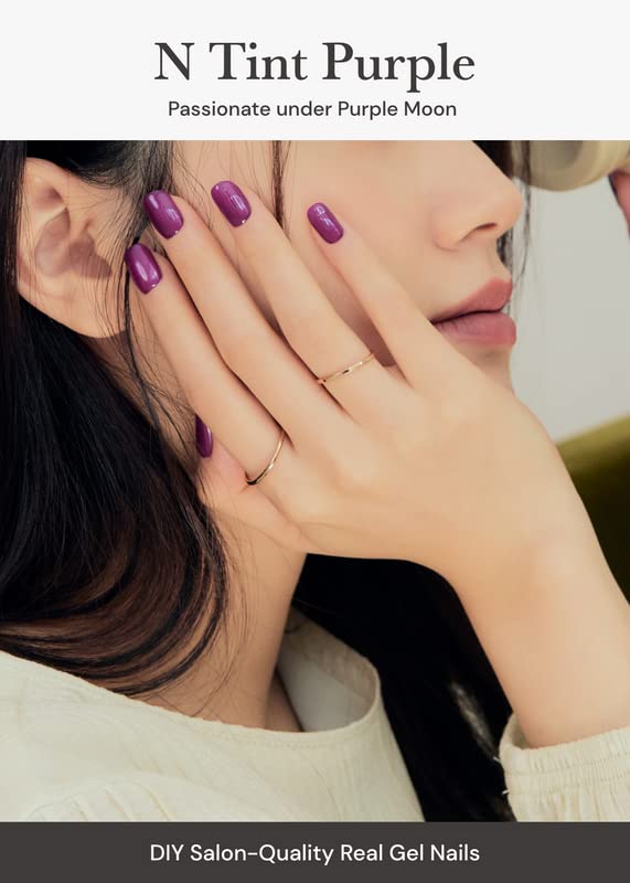 ohora close-up of gel strip texture showing smooth finish and flexibility