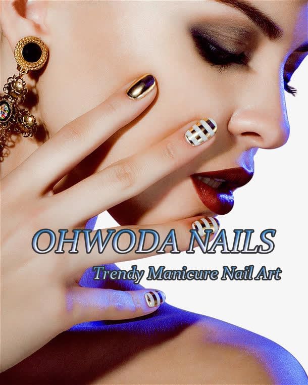OHWODA lifestyle shot by the beach showing summer look and travel-ready convenience