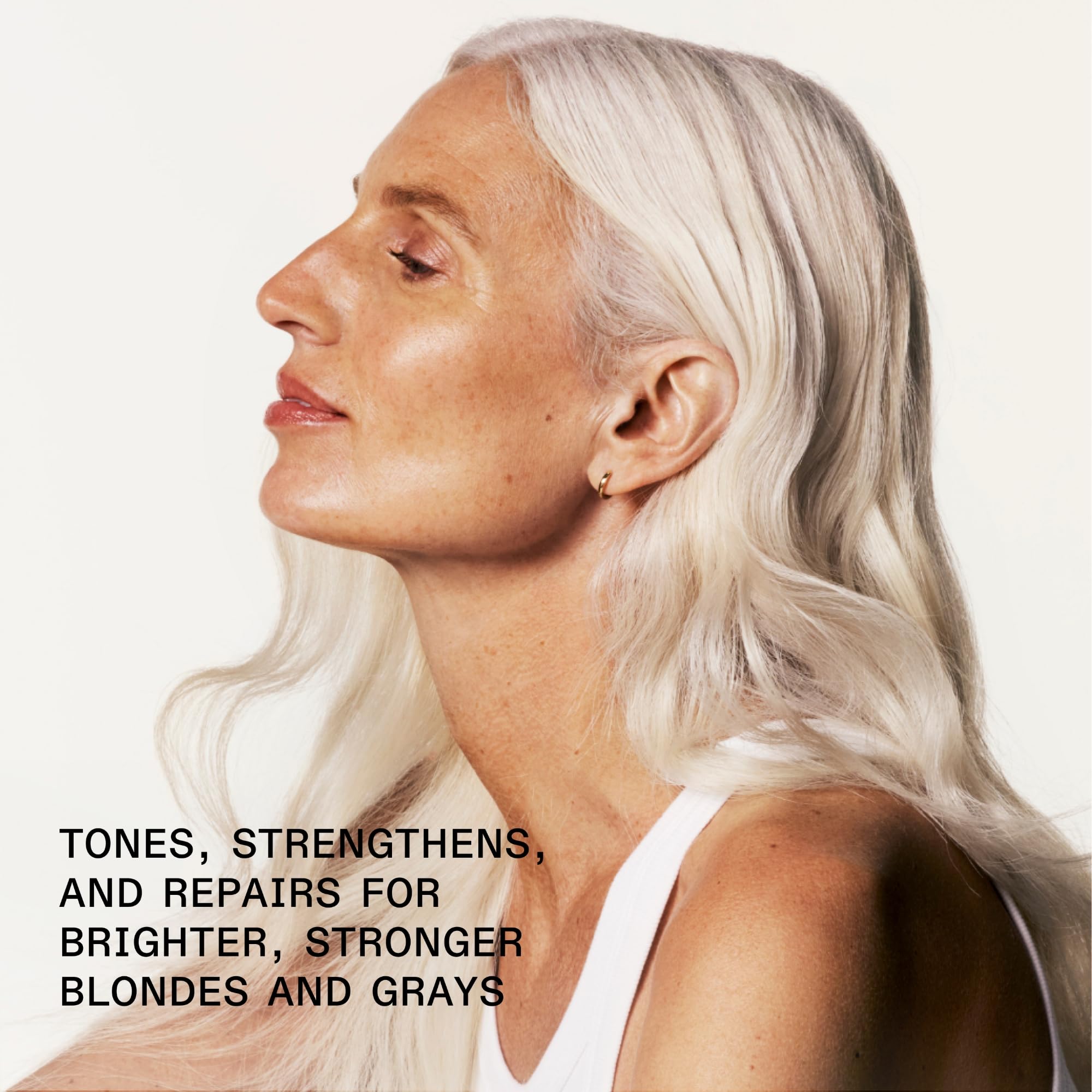 Olaplex Nº.4P pouring purple shampoo texture for toning benefit