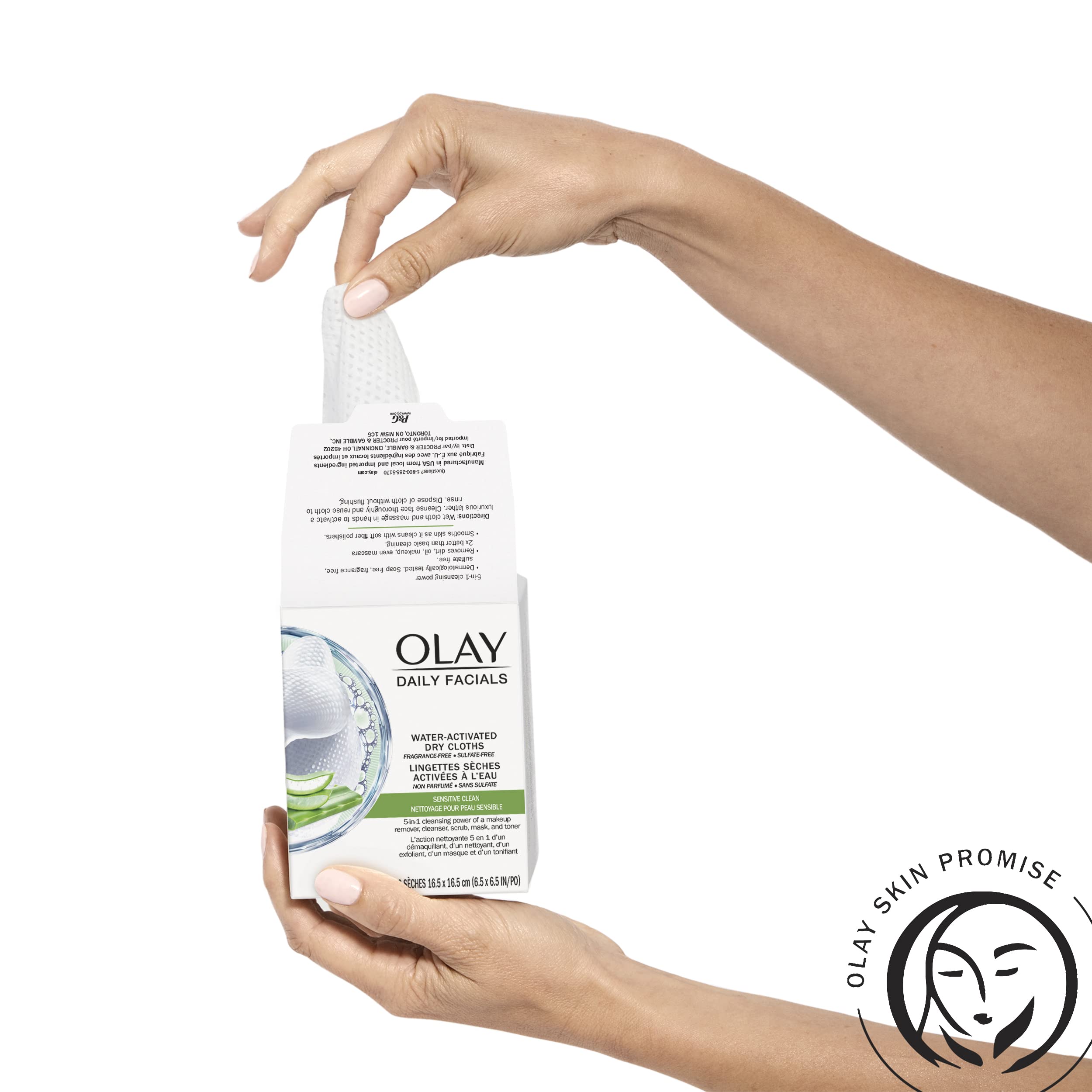 Olay close-up cloth texture highlighting soft, durable fabric and gentle cleanse