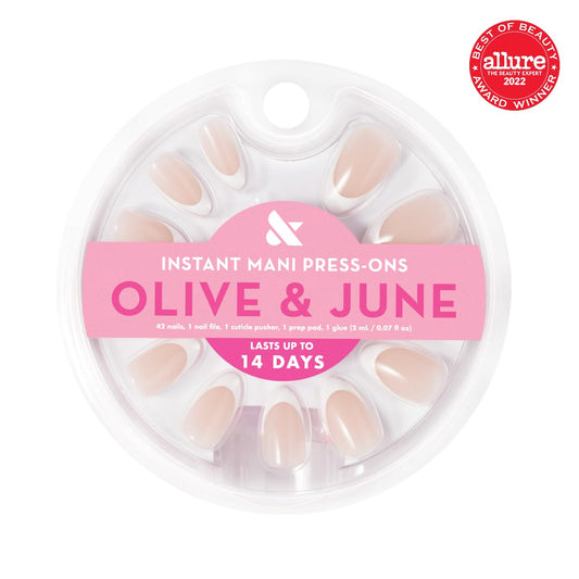 Olive & June arranged 42 nails displaying the 21 inclusive sizes for perfect fit