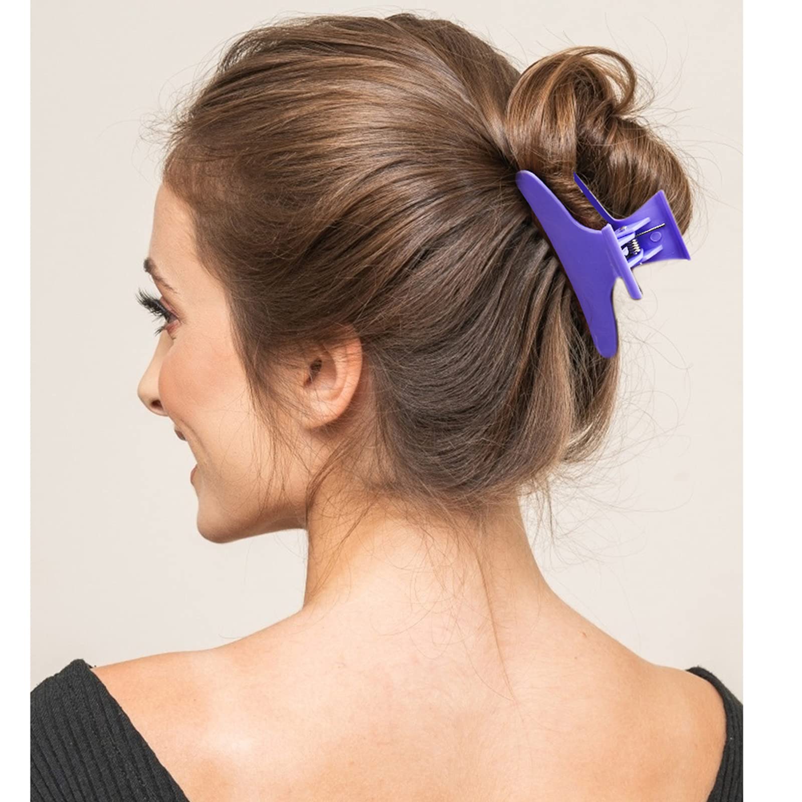 Ondder sectioning clips used during hair coloring service