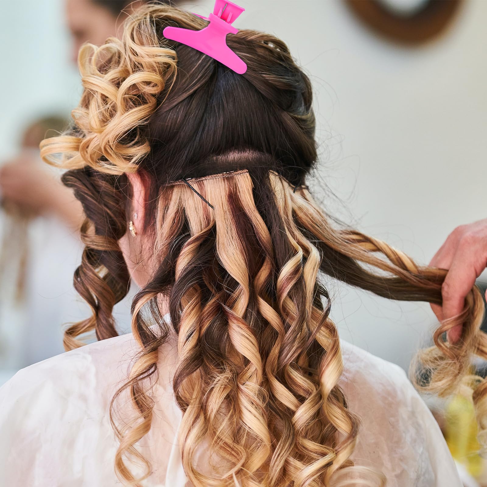 Ondder clip holding dry hair firmly without creases or damage