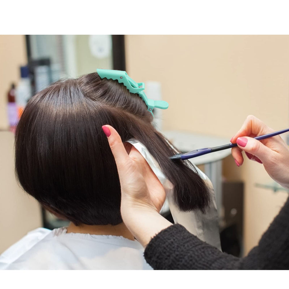 Ondder smooth plastic finish reducing pull and protecting hair