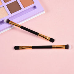 ONLYBETTER matte pan close-up showing smooth blendable powder for crease definition