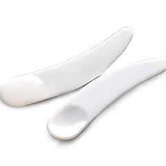 Onwon front packaging showing 100 white cosmetic spoons and tidy presentation