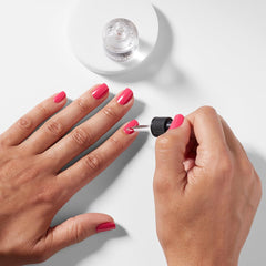 OPI label and ingredient list highlighting jojoba and vitamin E conditioning benefit
