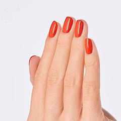 OPI close-up manicure in Suzi Needs a Loch-smith showing chip-resistant finish benefit