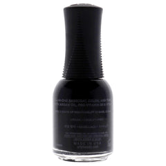 Orly Genius Brush close-up applying smooth strokes for even coverage benefit