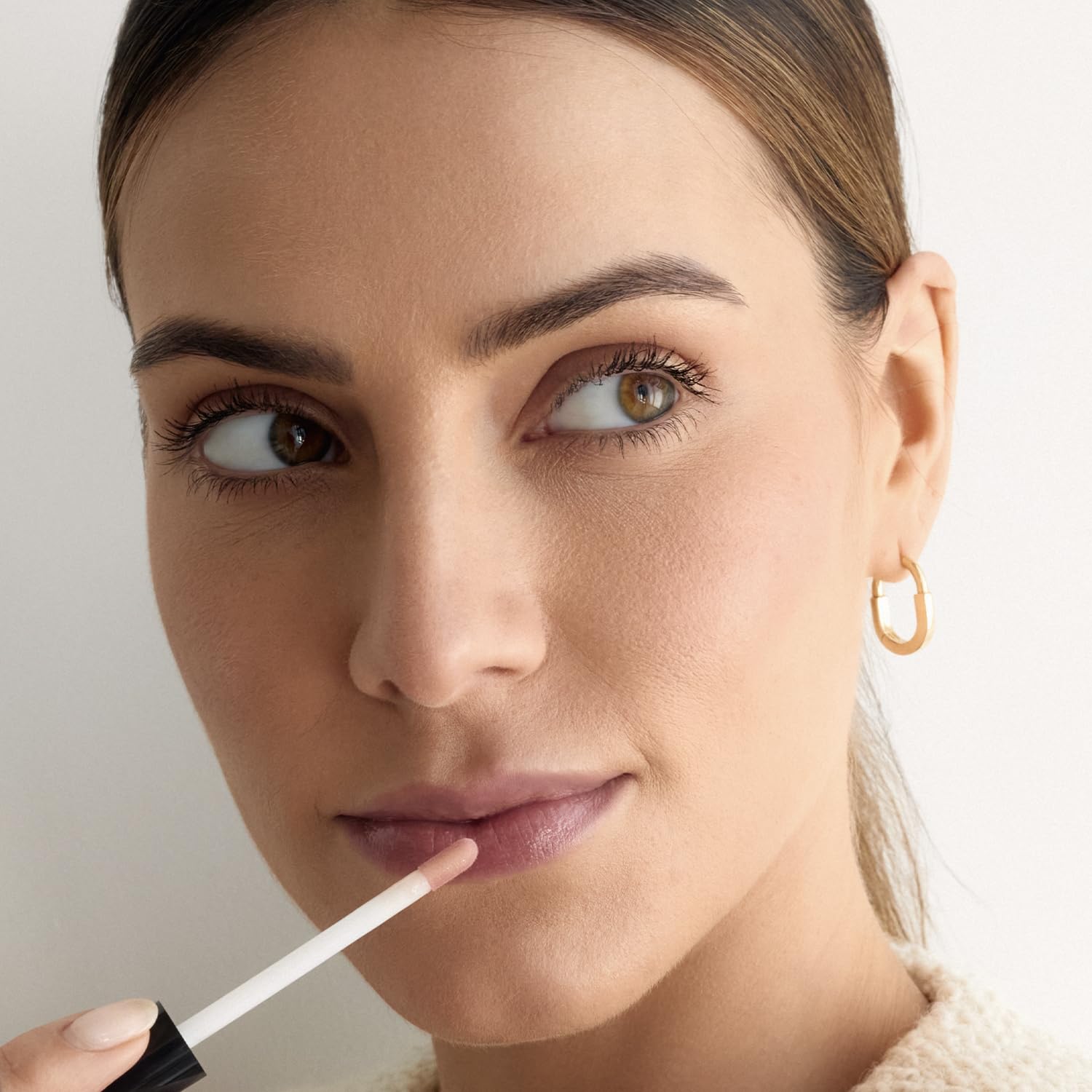 Palladio nightout makeup look with bold shine and buildable color