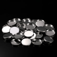 Pangda pan seated in magnetic palette demonstrating secure stay-in-place benefit