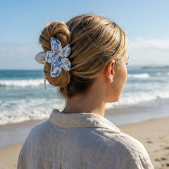 PANTIDE clip in a half-up beach hairstyle, adds coastal style and keeps hair tidy