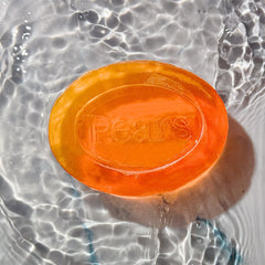 Pears ingredient oils bottle showcases natural oils and moisturizing effect