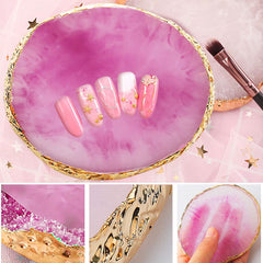 Pengxiaomei palette in use while mixing nail gel colors for precise blending