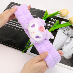 PERFECTSIGHT hand holding headband showing stretch and size suitability benefit