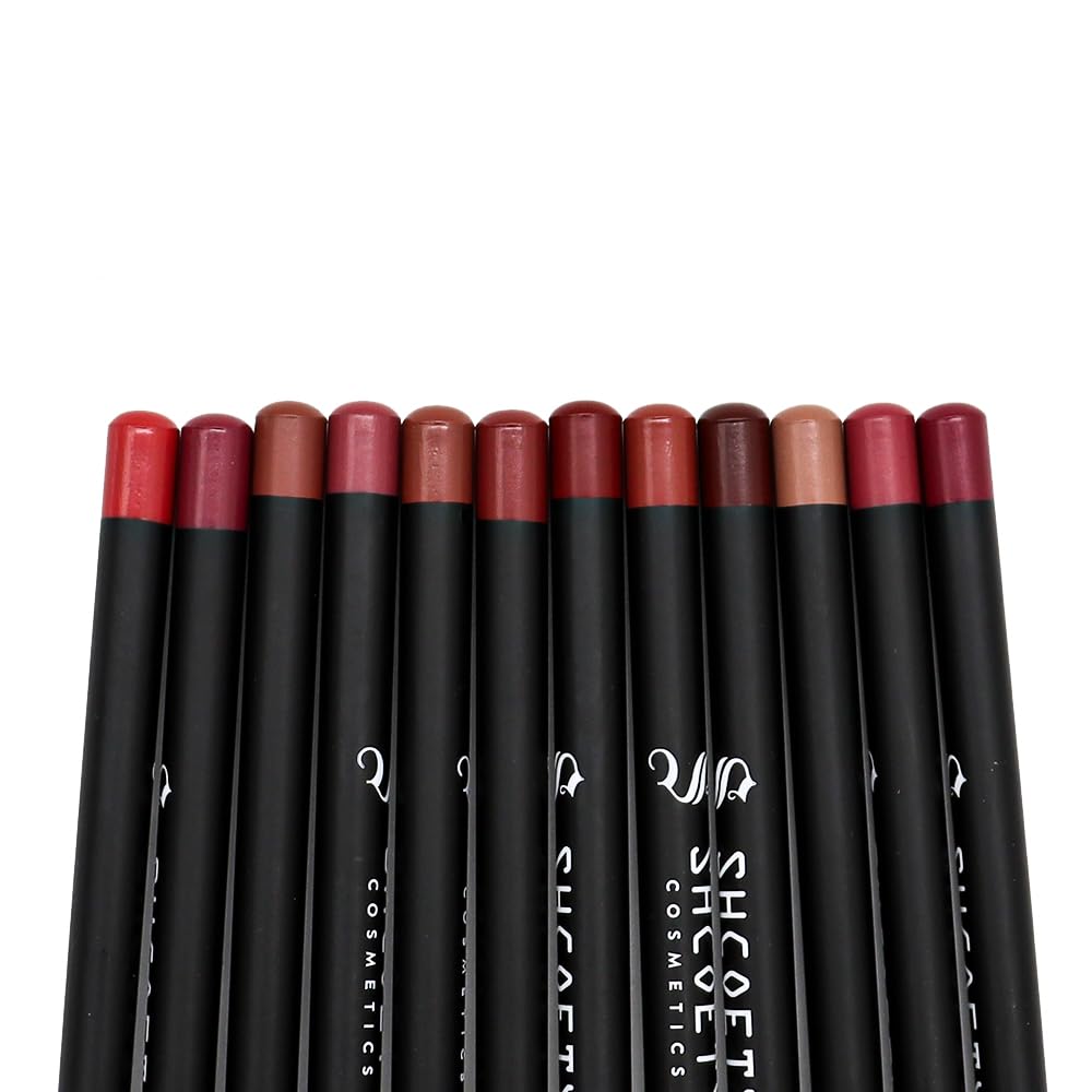 Petansy model applying liner demonstrating use benefit: defined long-wear lips