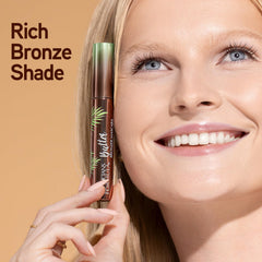 Physicians Formula open wand with round bristles demonstrating even lash coating benefit