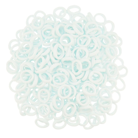 PIDOUDOU close-up of seamless white elastic texture for snag-free comfort
