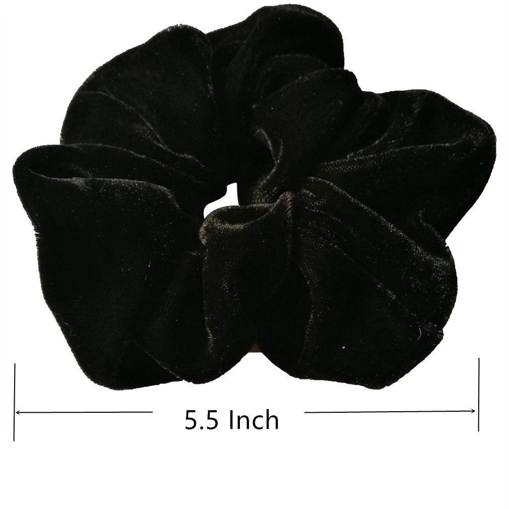 PIDOUDOU scrunchie worn on wrist as accessory and convenient hair tie