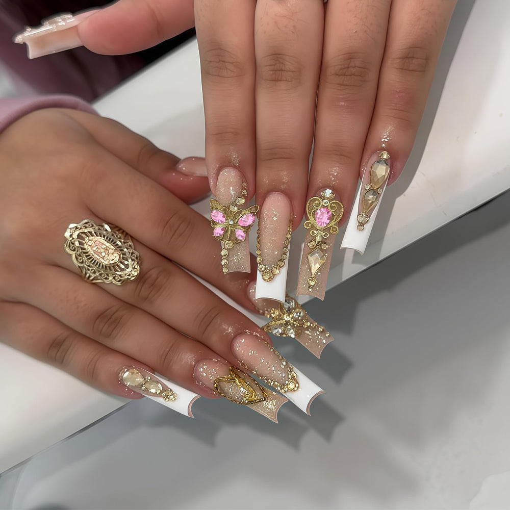 Pizadix charm applied on an accent nail demonstrating style and durable hold