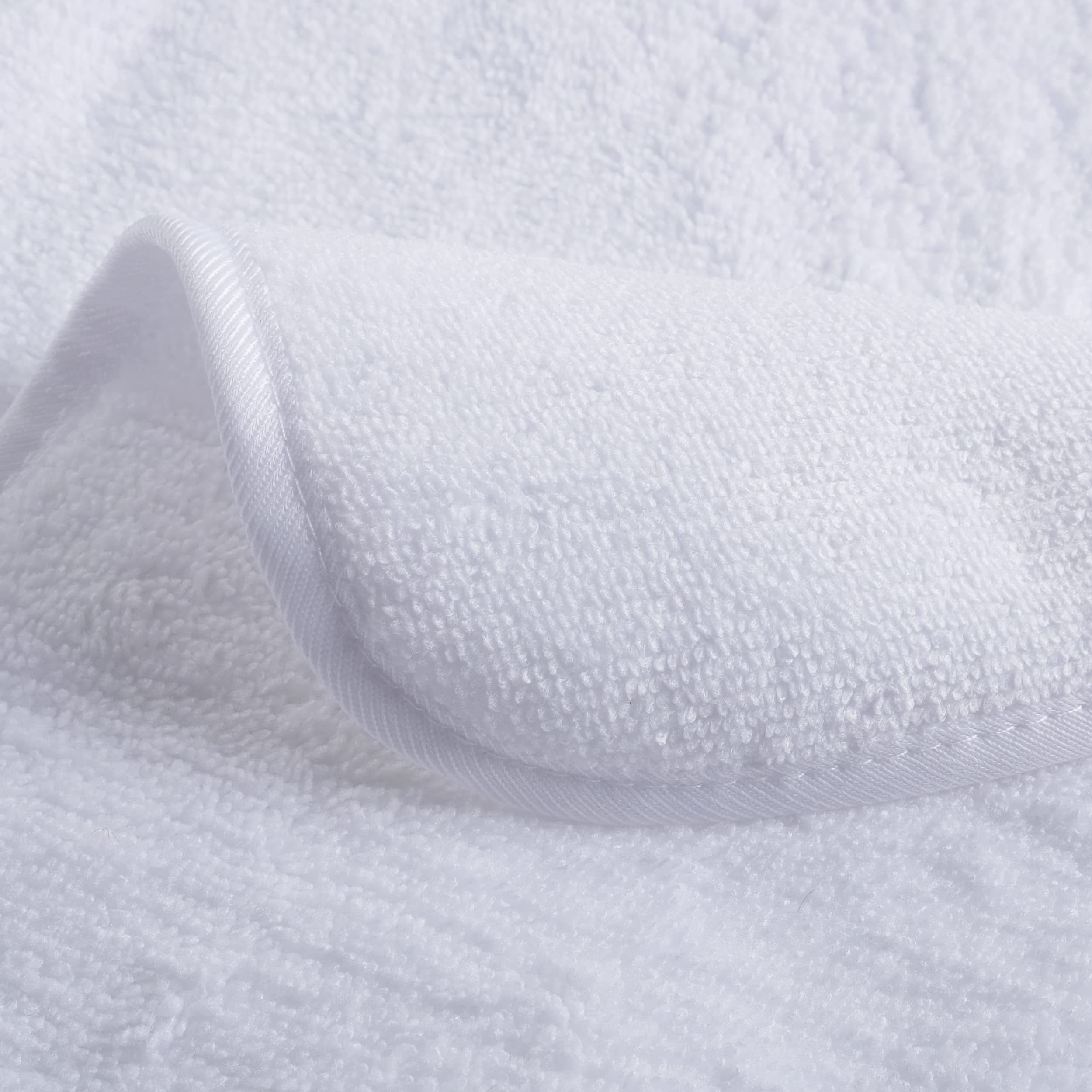 POLYTE close-up of dual pile microfiber showing long and short fibers for gentle exfoliation benefit