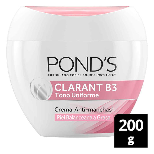 POND'S close-up cream texture demonstrating smooth absorption and lightweight hydration benefit