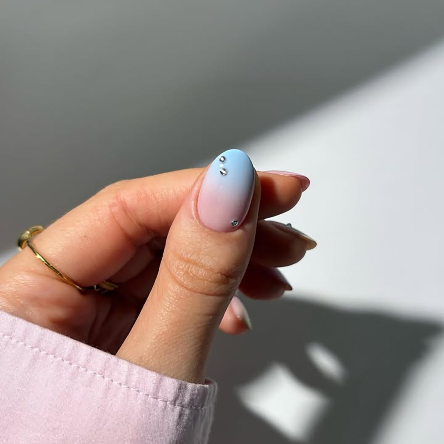 Posyofet nails in hand illustrating size scale and quick selection advantage