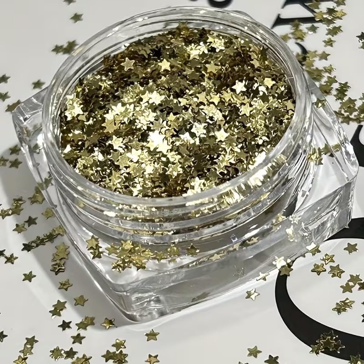 POWPOP heart shapes close-up illustrating precise edges and eye-catching sparkle benefit